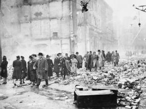 bomb damage in london during the second world war